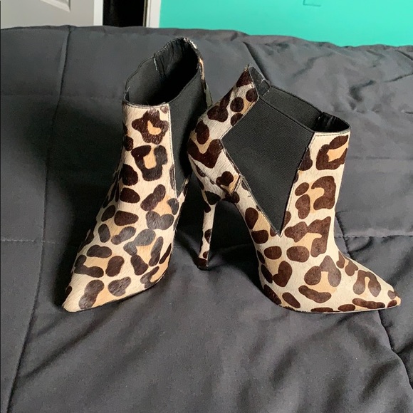 Steve Madden booties - Picture 2 of 4